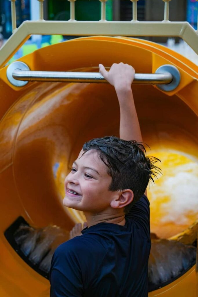 Country Cascades Waterpark Resort: Braxton Beaver's Shipwreck Bay
