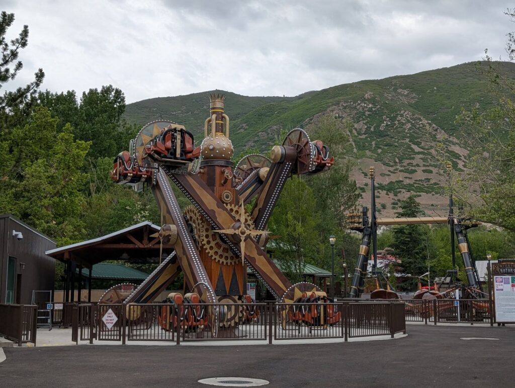 Lagoon Amusement Park: The District