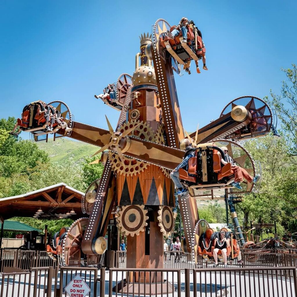 Lagoon Amusement Park: The District