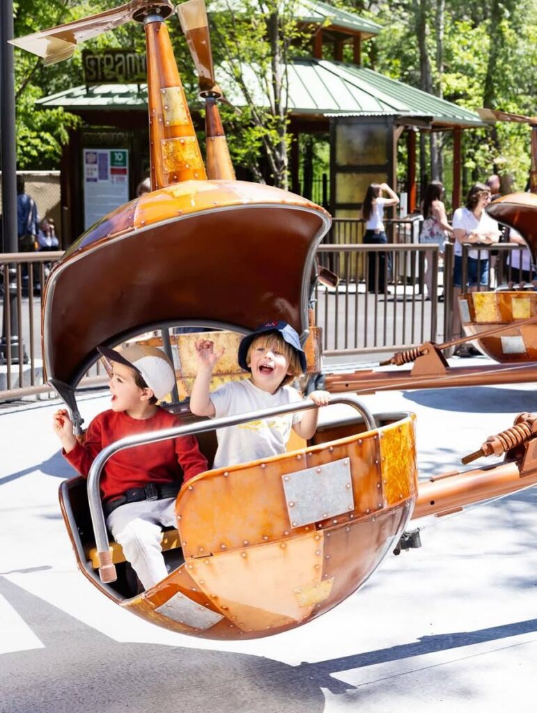 Lagoon Amusement Park: The District