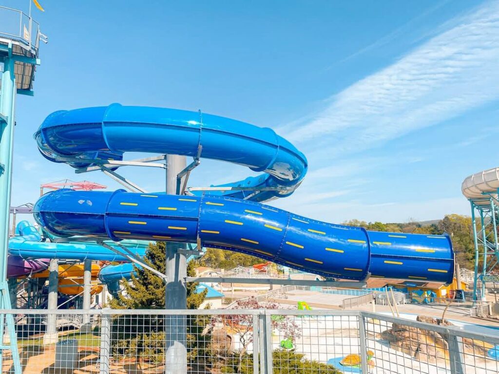 Dorney Park & Wildwater Kingdom: Lightning Falls & Cascade