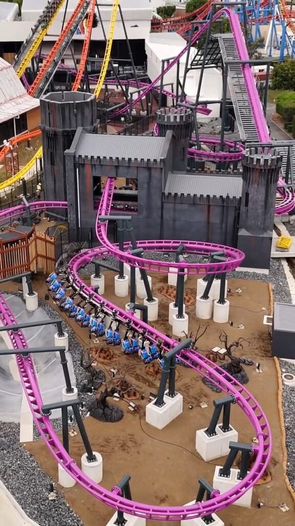 Warner Bros. Movie World: Flight Of The Wicked Witch