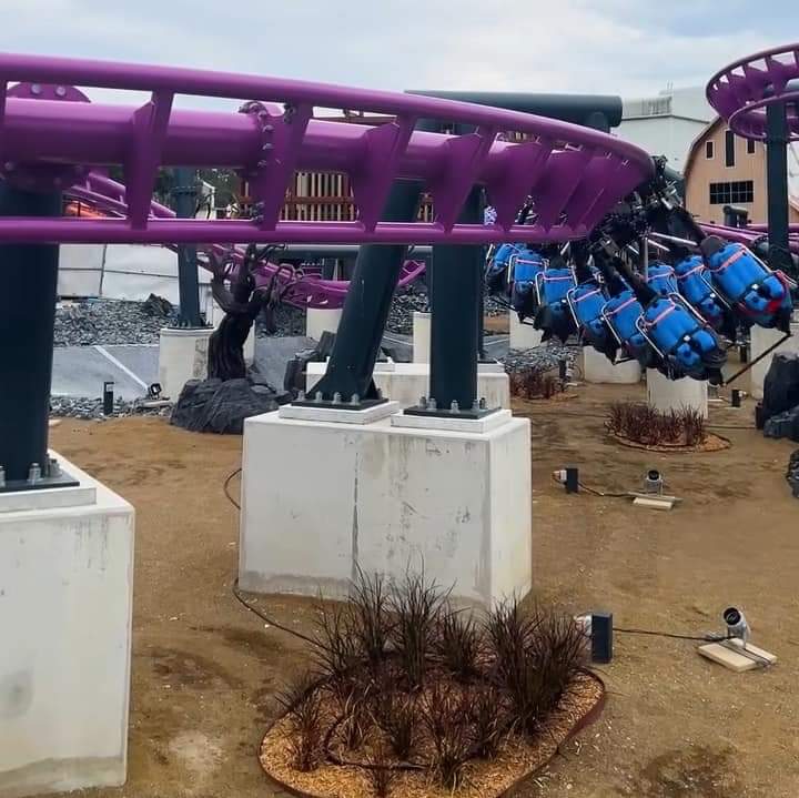 Warner Bros. Movie World: Flight Of The Wicked Witch