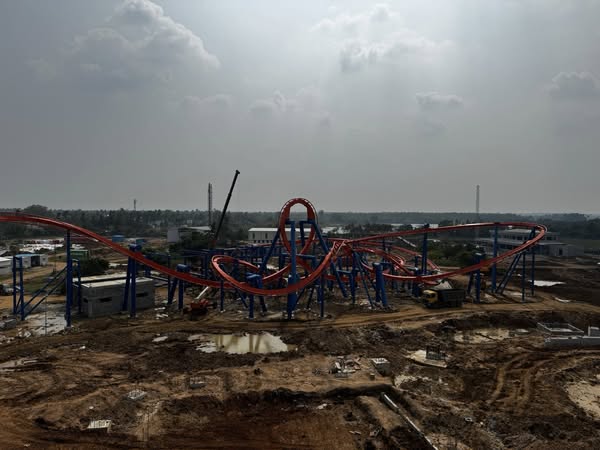Wonderla Chennai: B&M Inverted Coaster