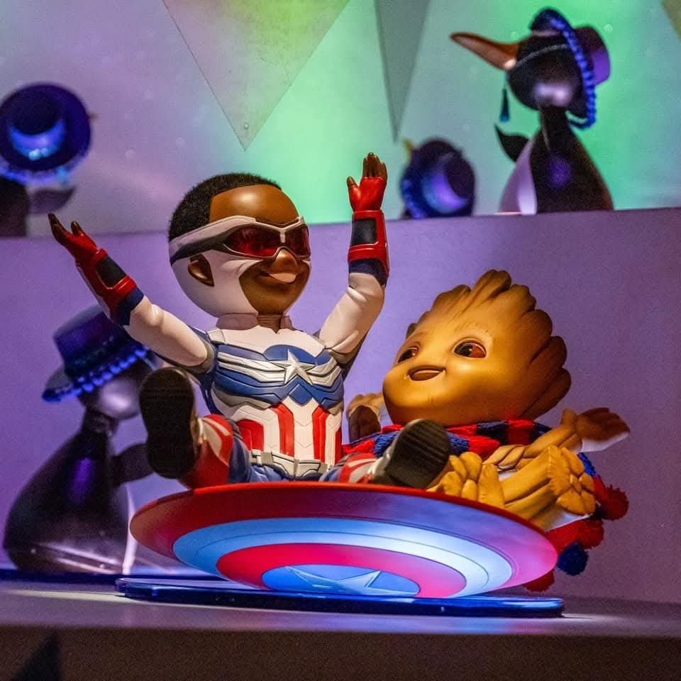 Tokyo Disneyland: It's A Small World with Groot