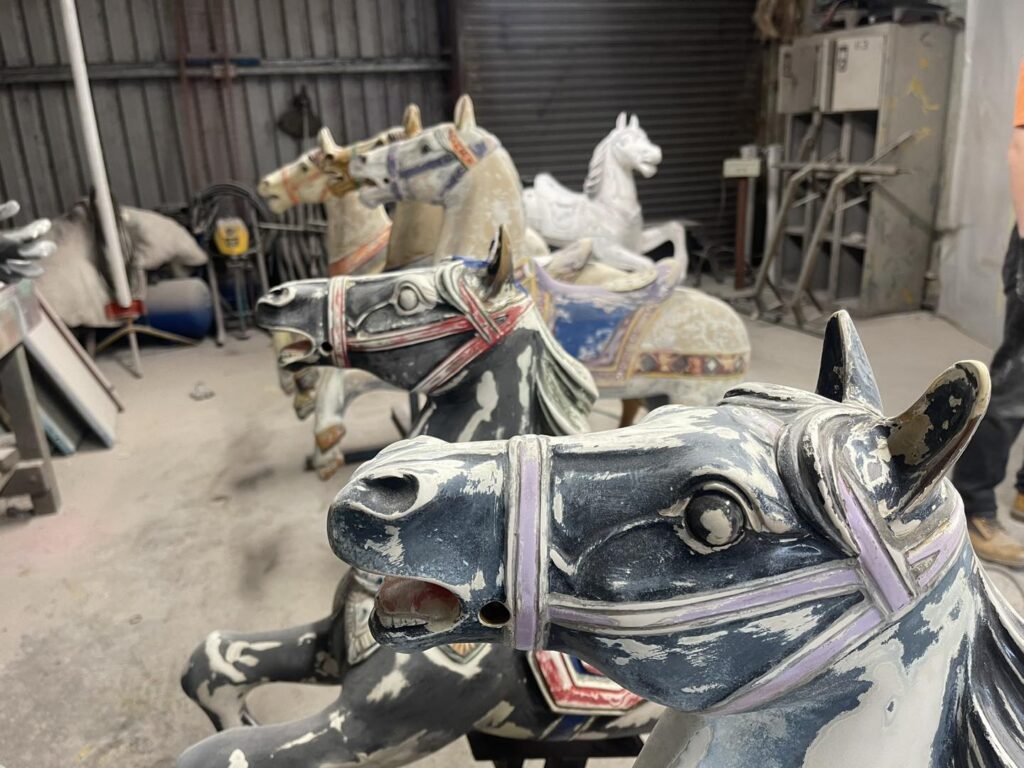 Pleasurewood Hills: Carousel