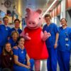 LEGOLAND Deutschland: Team besucht kleine Patienten