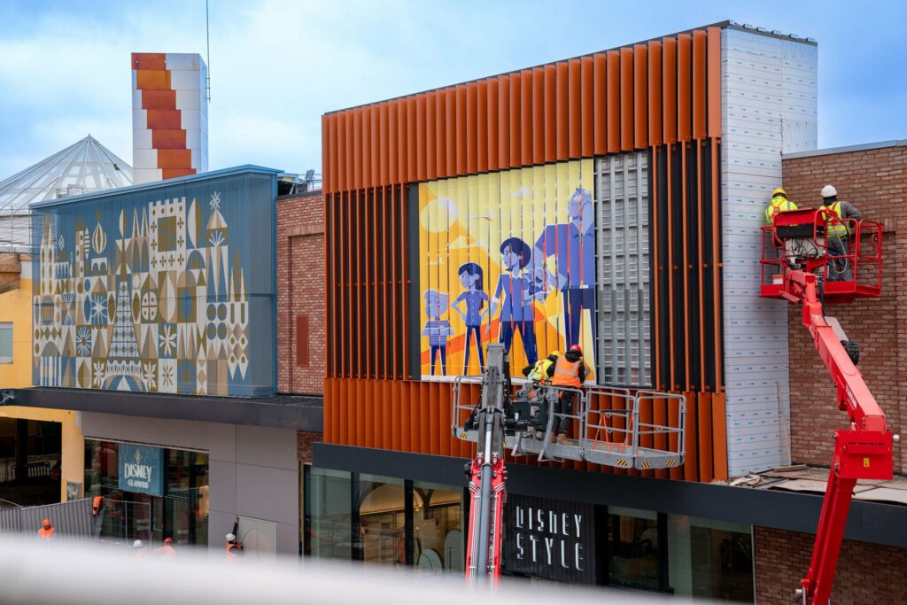 Disneyland Paris: Disney Village