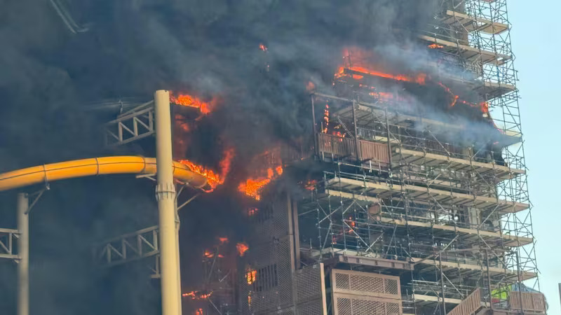 Yas Waterworld: Feuer