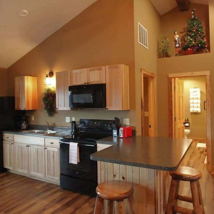 Holiday World & Splashin' Safari: Santa's Cottages Resort