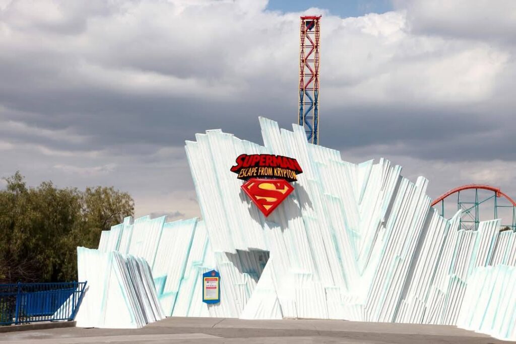 Six Flags Magic Mountain: Superman: Escape From Krypton