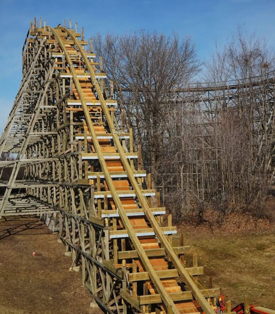 Canada's Wonderland: Mighty Canadian Minebuster
