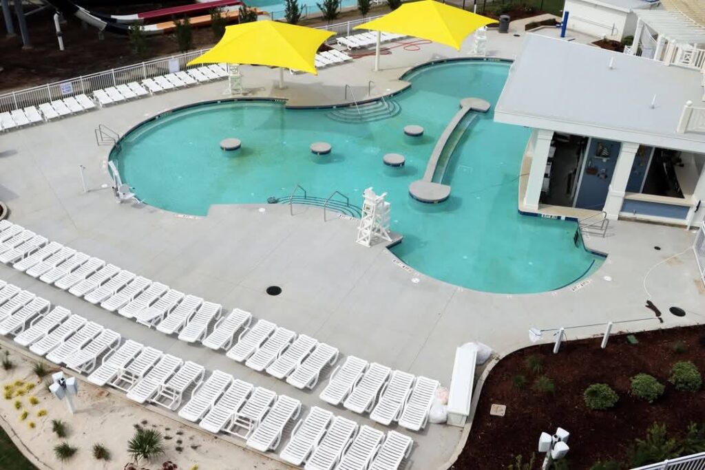 Carowinds: Carolina Harbor Shore Club