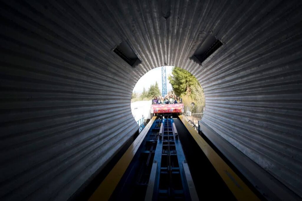 Six Flags Magic Mountain: Superman: Escape From Krypton
