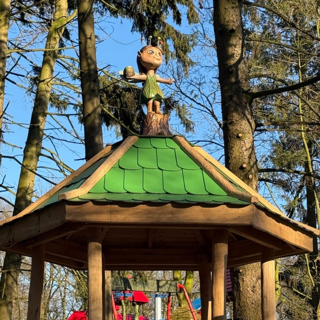 Schloss Dankern: Feenwald
