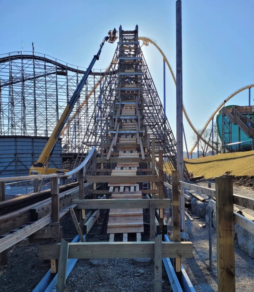 Canada's Wonderland: Mighty Canadian Minebuster