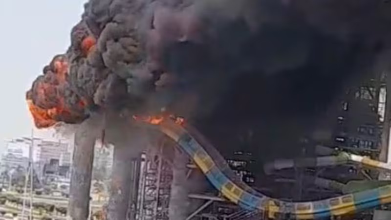 Yas Waterworld: Feuer