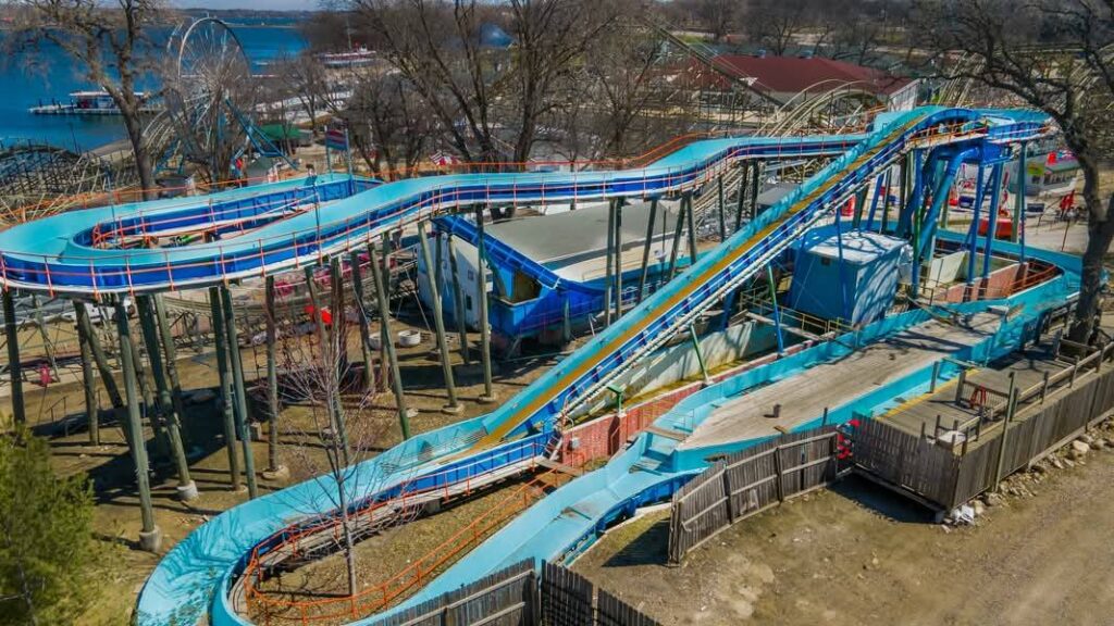 Arnolds Park: Boji Falls Log Ride