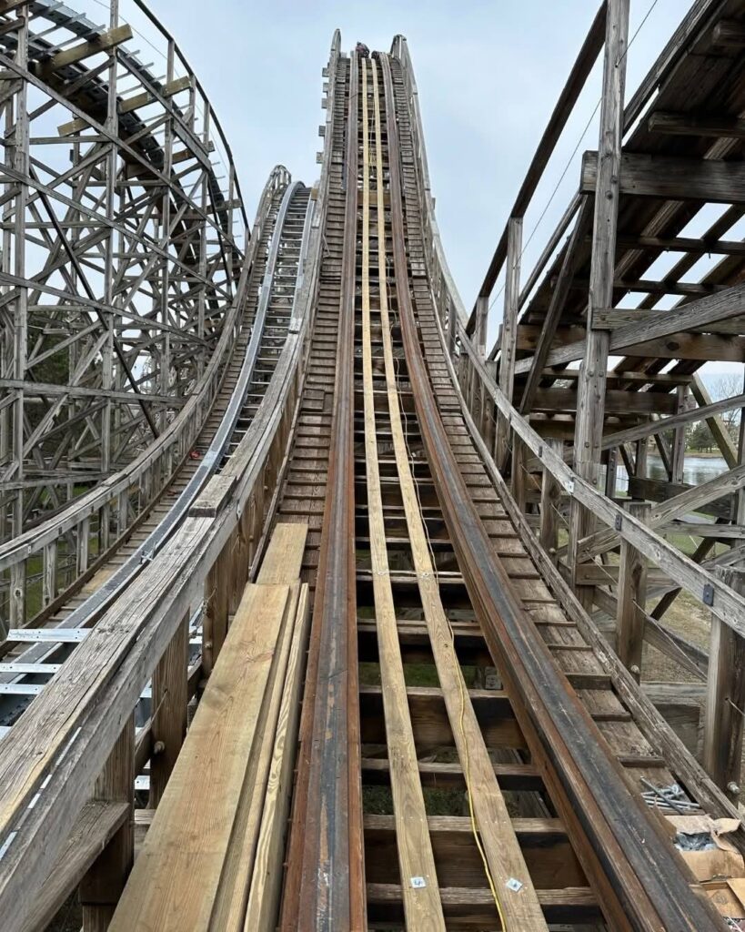 Six Flags Darien Lake: Predator