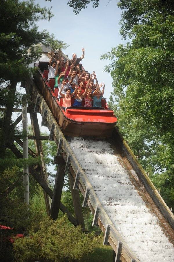Six Flags New England: Shipwreck Falls