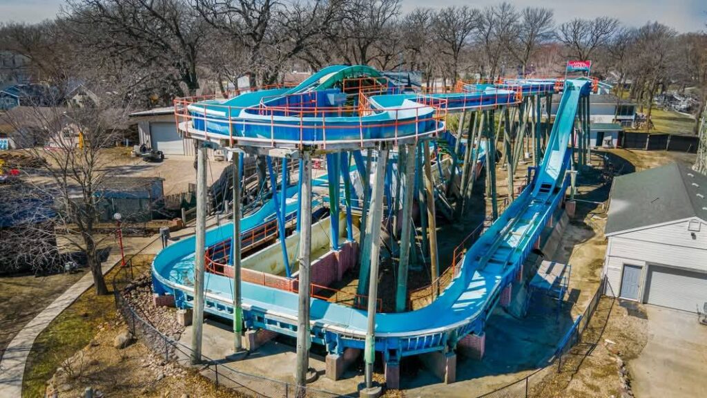 Arnolds Park: Boji Falls Log Ride