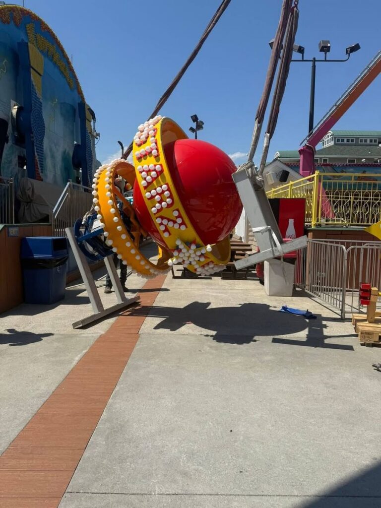 Playland's Castaway Cove: Windstarz & Storm