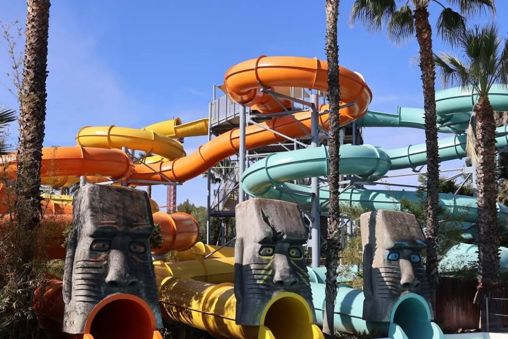 Six Flags Hurricane Harbor Los Angeles: 30. Jubiläum