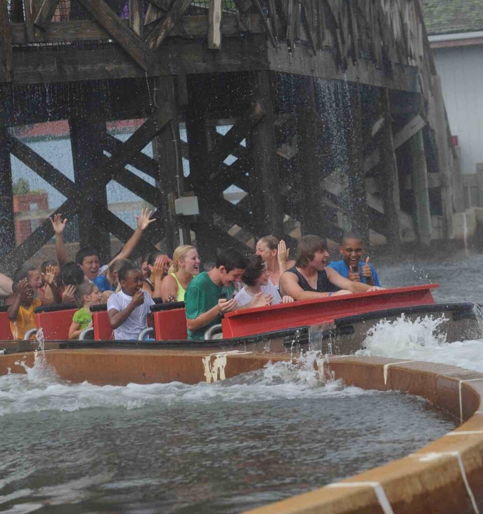 Six Flags New England: Shipwreck Falls