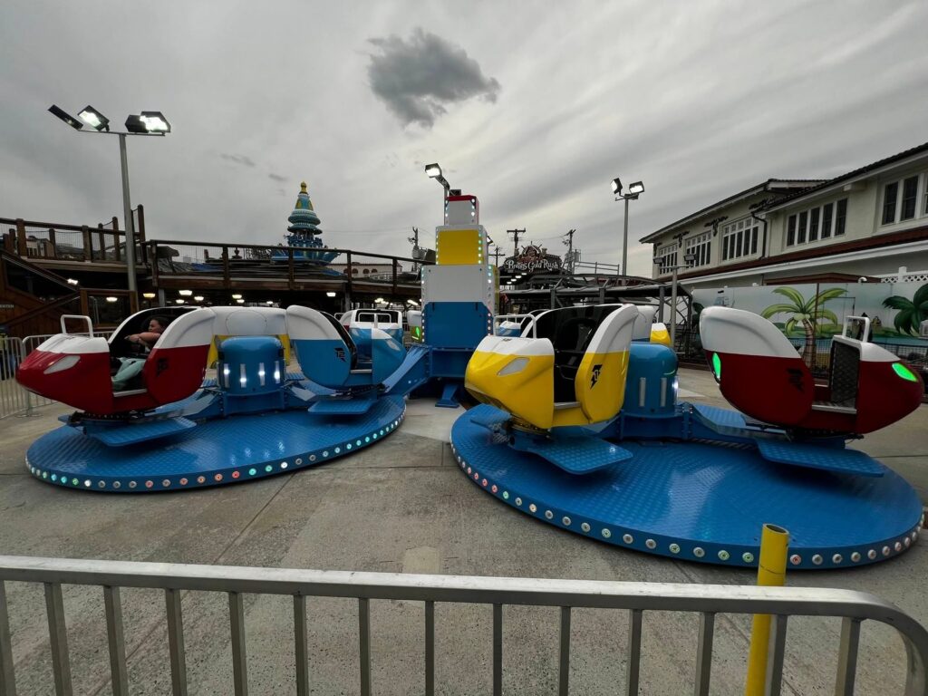 Playland's Castaway Cove: Windstarz & Storm