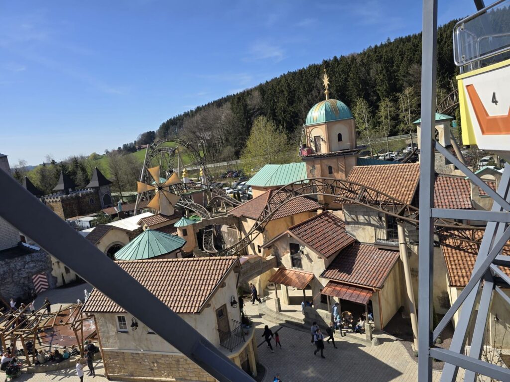 Eröffnung der BigDipper Achterbahn "HELIOS" im Fantasiana Österreich
