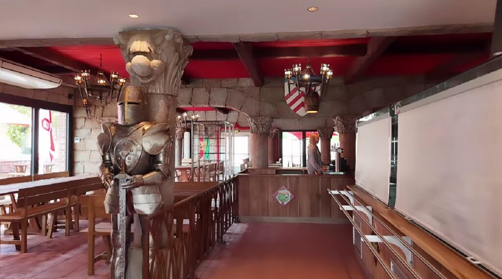 Dennlys Parc: L'Auberge Du Moulin