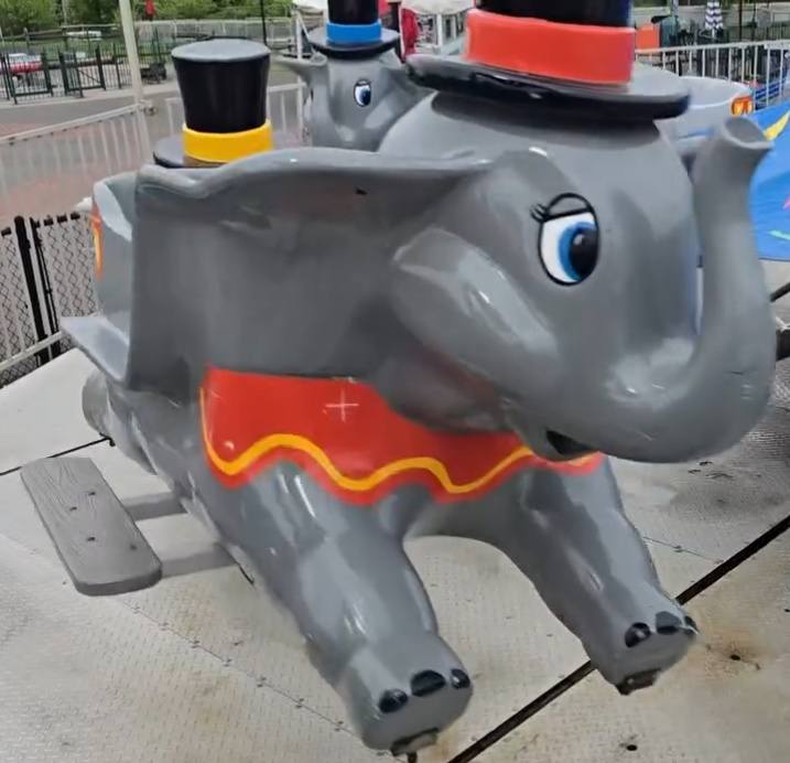 Huck Finn's Playland: Flying Elephants