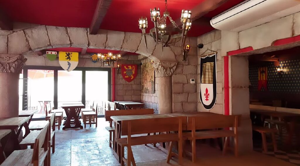 Dennlys Parc: L'Auberge Du Moulin