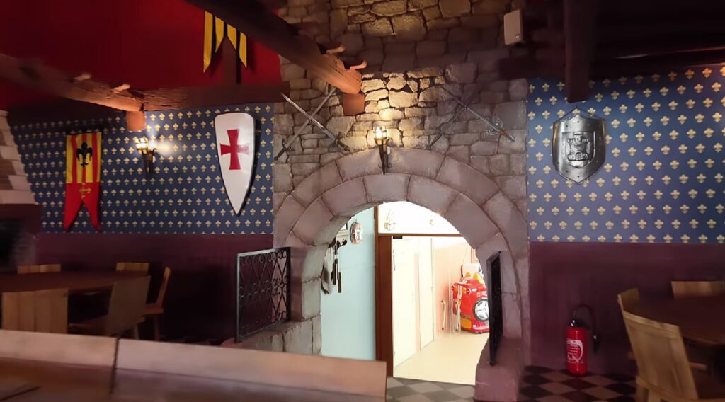 Dennlys Parc: L'Auberge Du Moulin