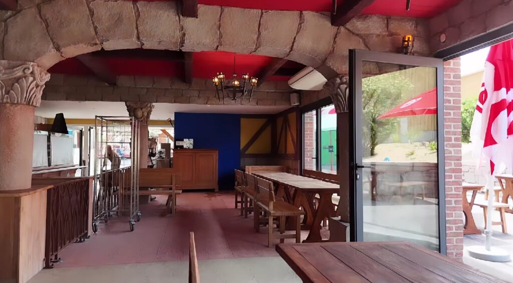 Dennlys Parc: L'Auberge Du Moulin