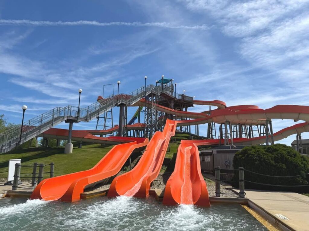 Hurricane Harbor Rockford: Bermuda Triangle