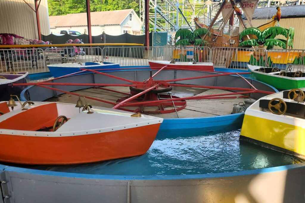 Clementon Park & Splash World: Round-A-Boats