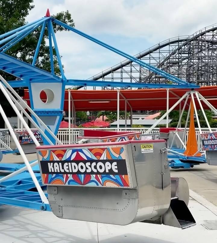 Carowinds: Kaleidoscope