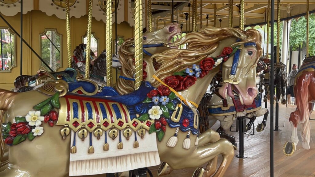 Six Flags St. Louis: Grand Ole Carousel