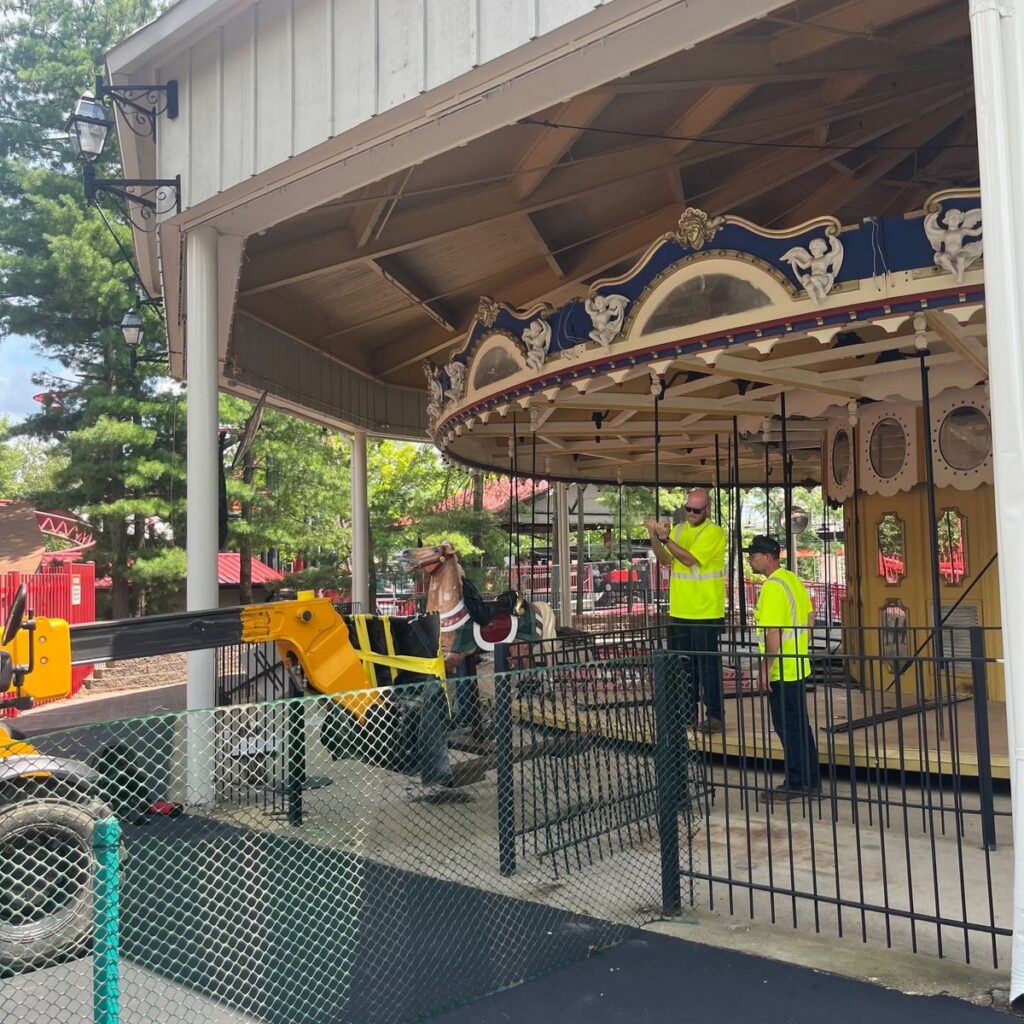 Six Flags St. Louis: Grand Ole Carousel