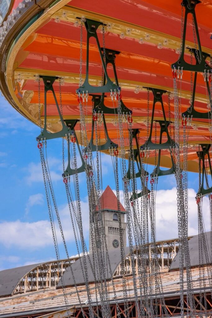 St. Louis Union Station: Flying Louie Pirate Ship & Wave Swinger