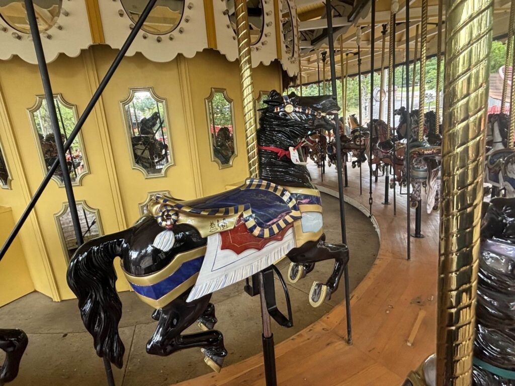 Six Flags St. Louis: Grand Ole Carousel