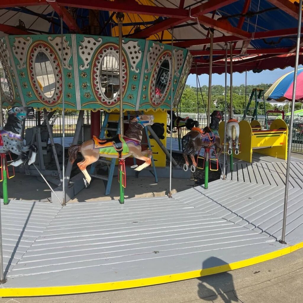 Huck Finn's Playland: 1952 Herschell Carousel