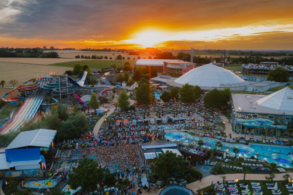 Therme Erding: Start mit spektakulärem Festival in den Sommer