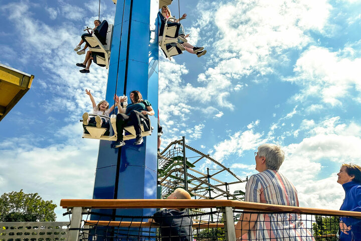Universe Science Park: Space Spinner & Gravity Tower