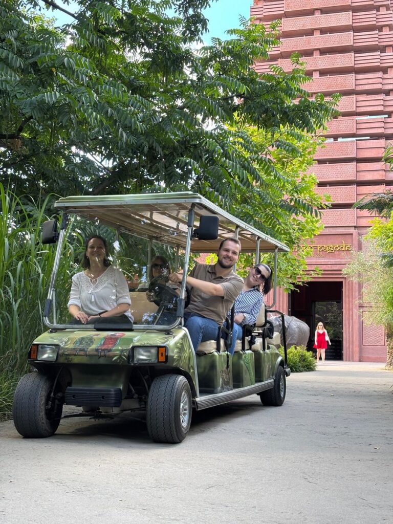 Zoo Berlin: E-Mobil-Tour