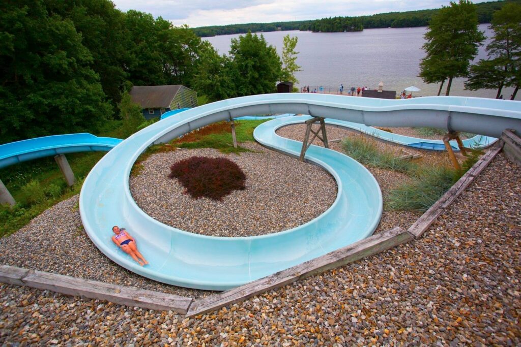 Breezy Picnic Grounds Waterslides: Schließung Rutschen