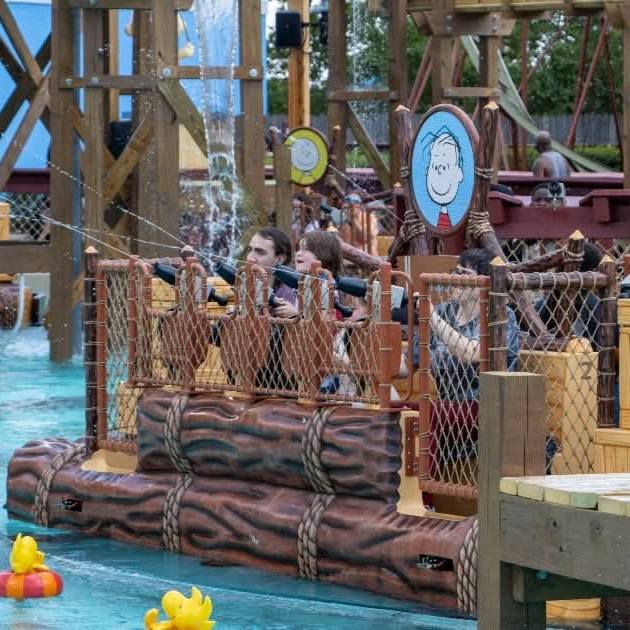 Six Flags Entertainment Corporation: Partnerschaft Peanuts