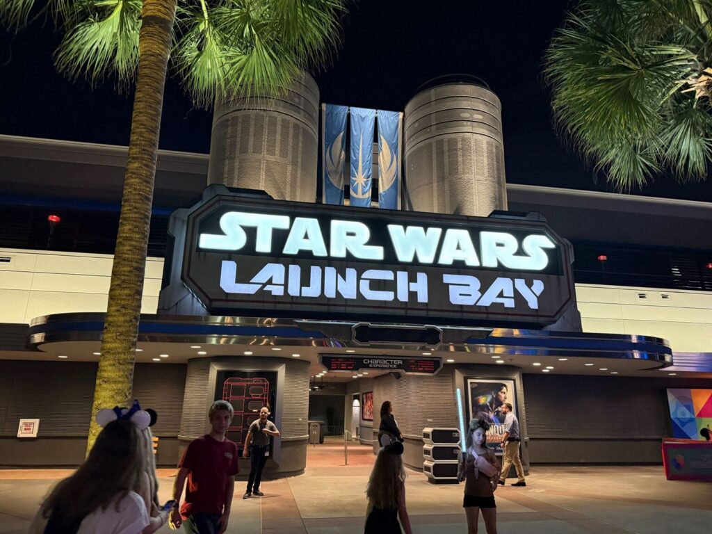 Disney Hollywood Studios: Star Wars Launch Bay & Animation Courtyard