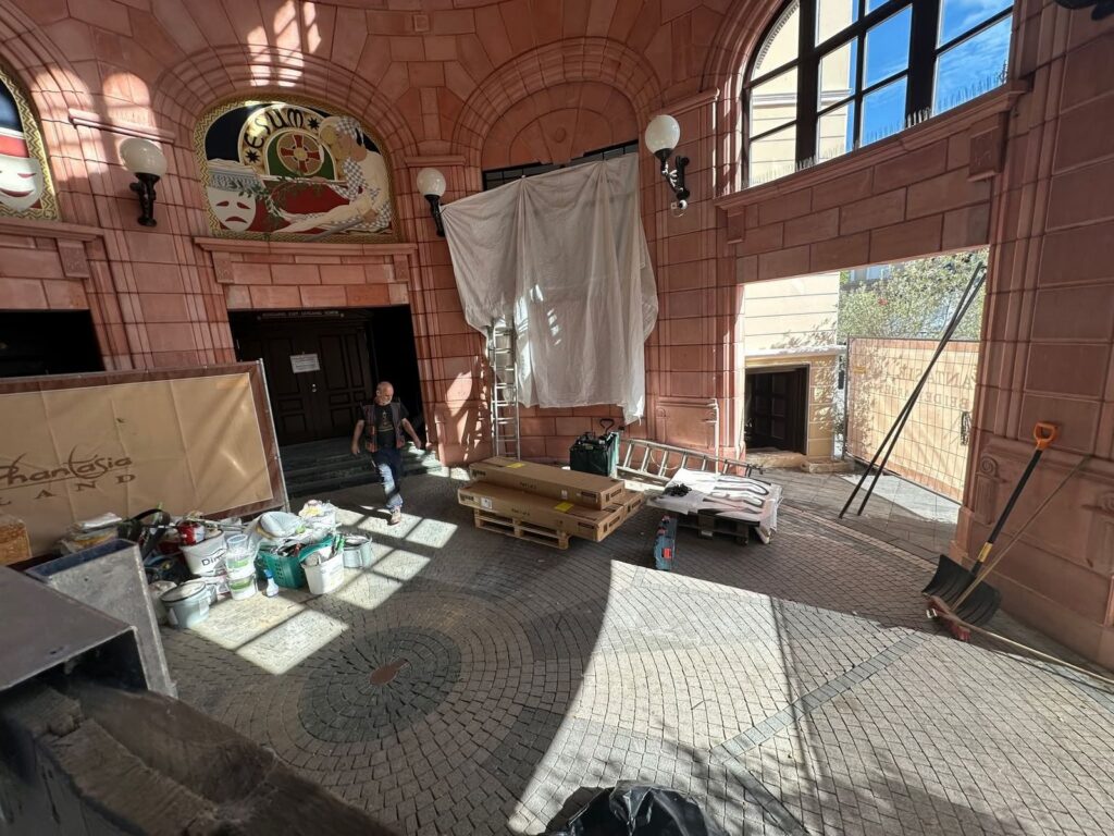 Phantasialand: Residenz Theater